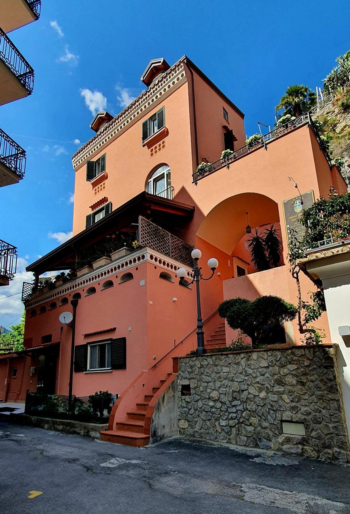 La Maison Rose مايوري المظهر الخارجي الصورة